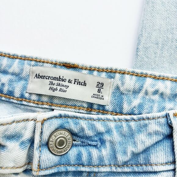 Abercrombie & Fitch The Skinny High Rise Distressed Raw Hem - Picture 5 of 8